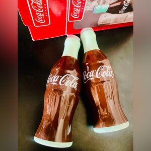 Coca-Cola Brown and White Bottles Salt & Pepper Set,NWT